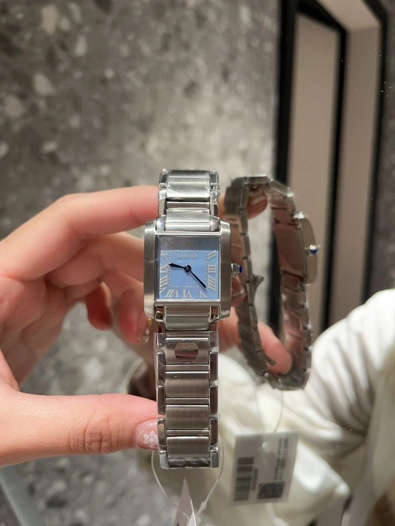Chic CARTIER Watches 179631