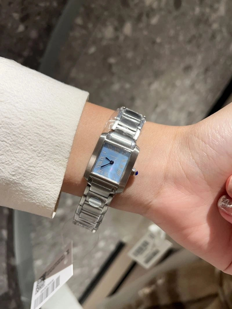 Chic CARTIER Watches 179631