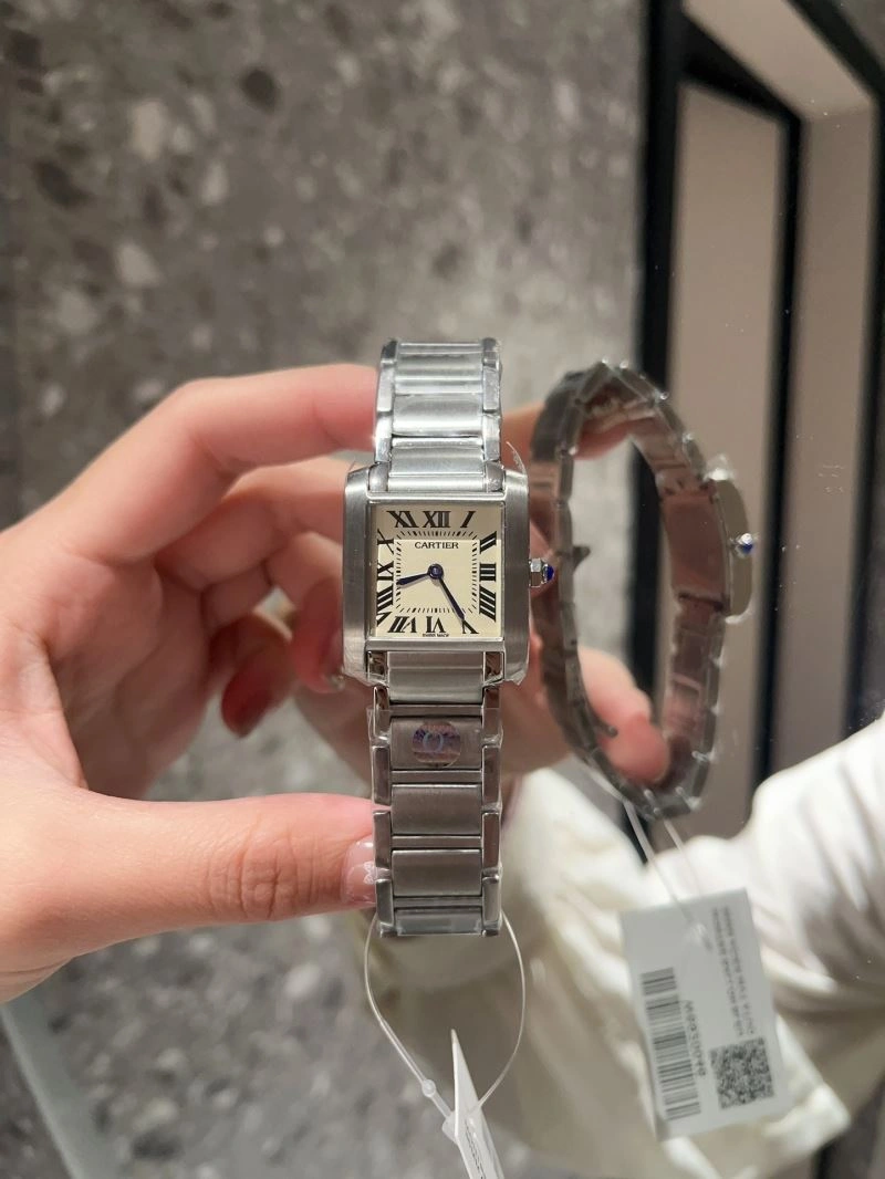 Chic CARTIER Watches 179640