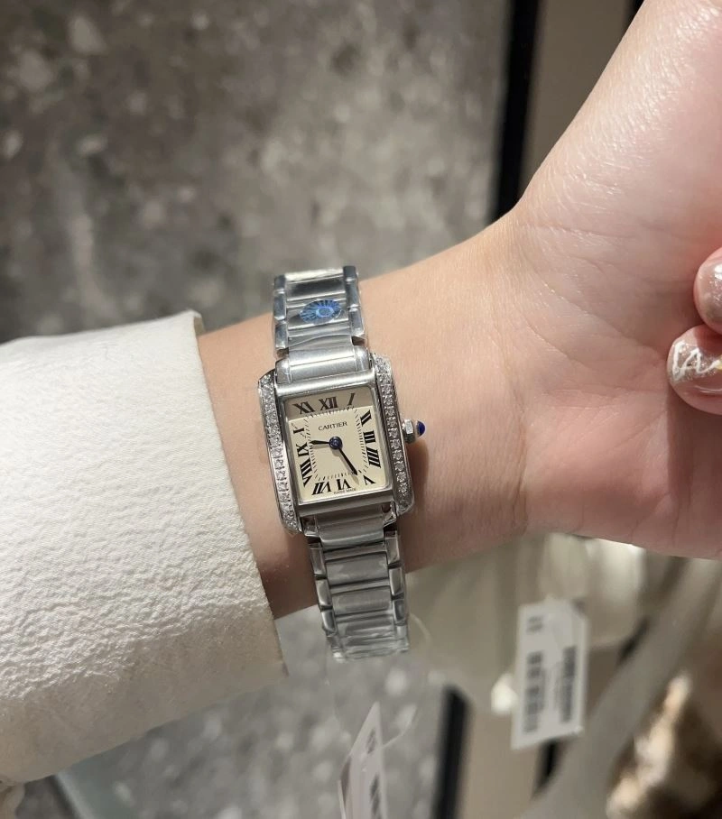 Chic CARTIER Watches 179640