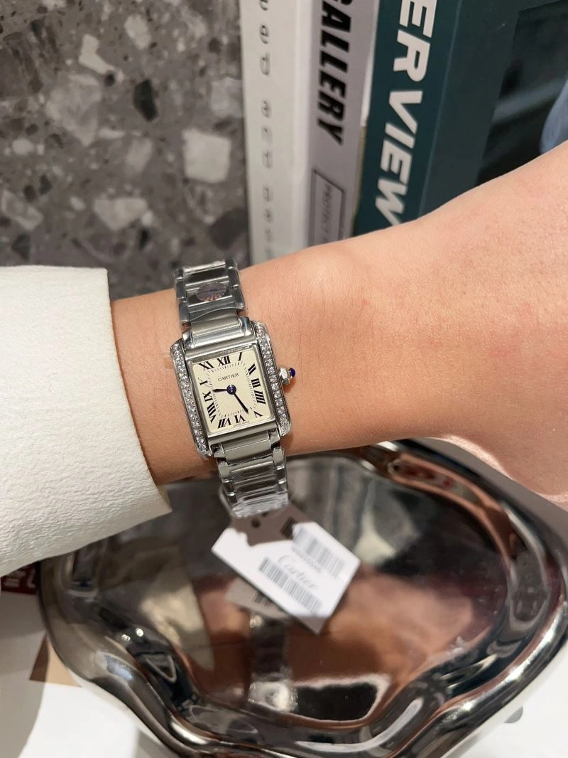 Chic CARTIER Watches 179640