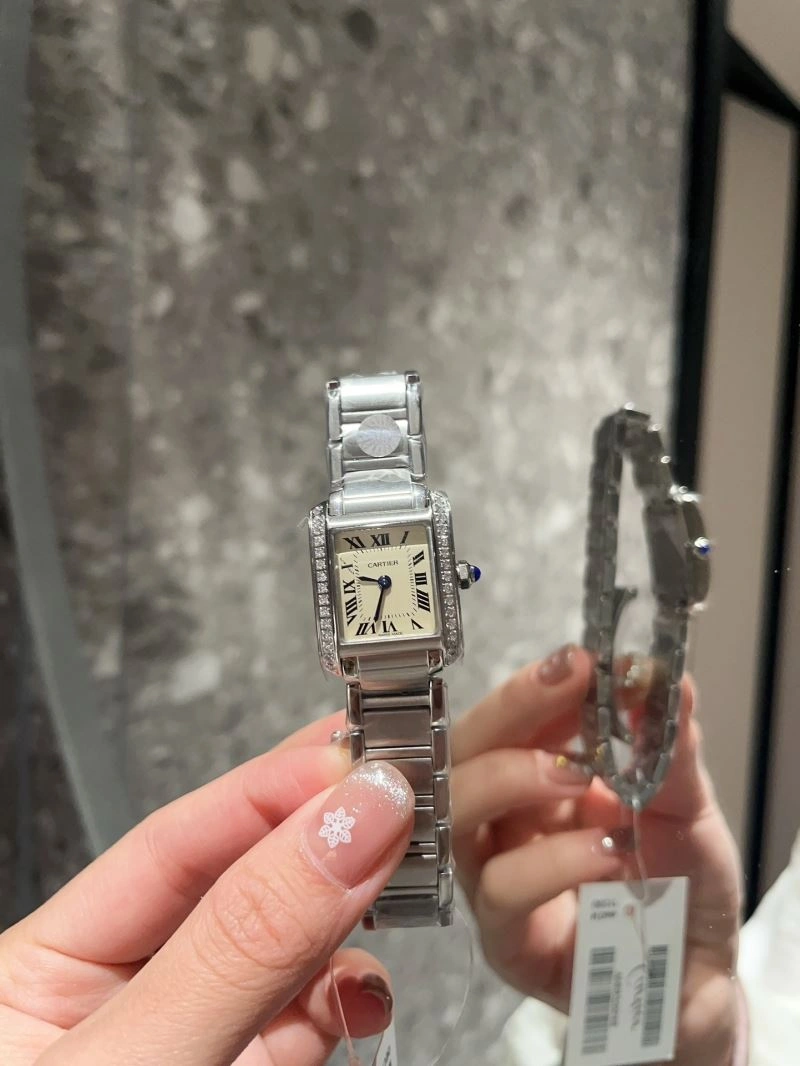 Chic CARTIER Watches 179640