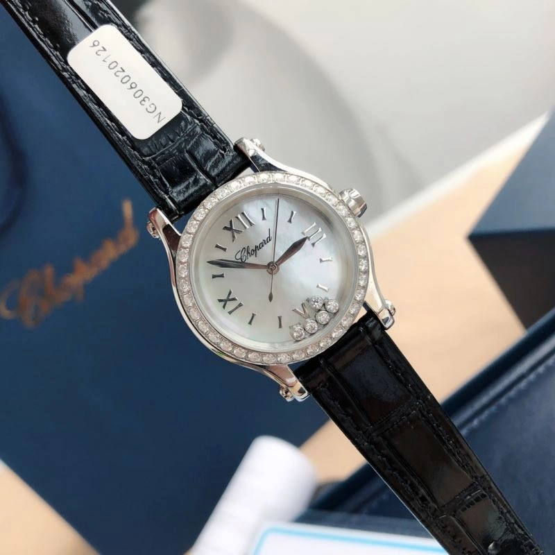 Vibrant CARTIER Watches 179569