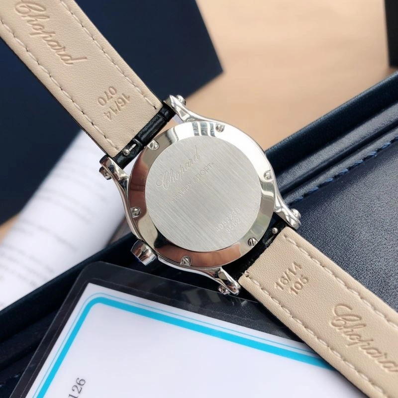 Vibrant CARTIER Watches 179569