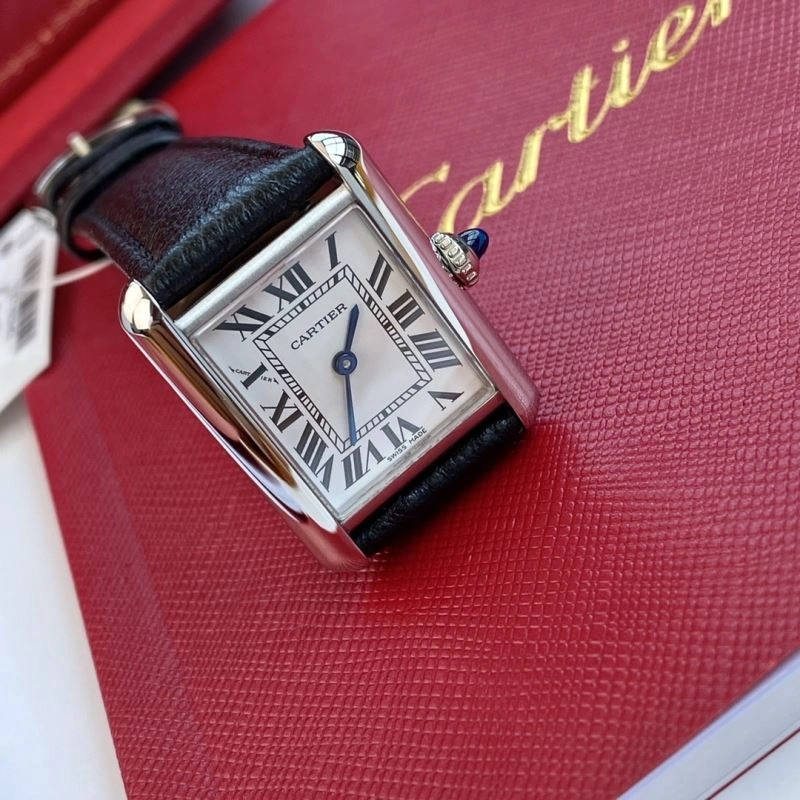 Snug CARTIER Watches 179550