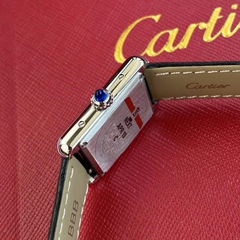 Snug CARTIER Watches 179550