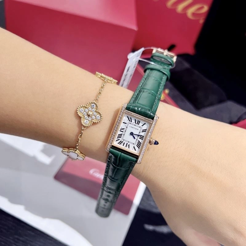 DailyWear CARTIER Watches 179536