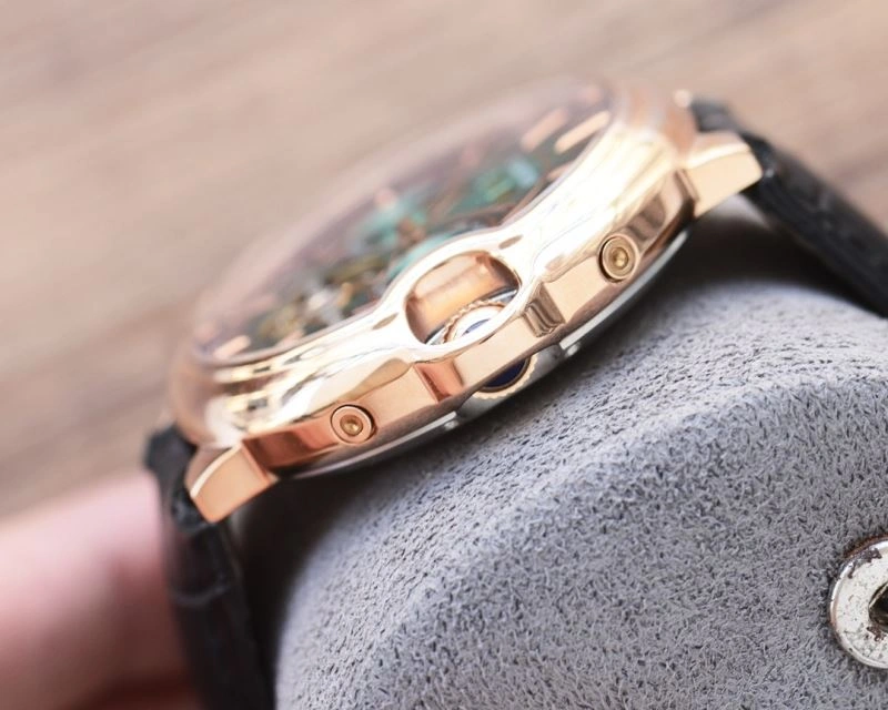 ZipUp CARTIER Watches 179525