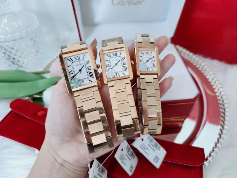 Versatile CARTIER Watches 179462