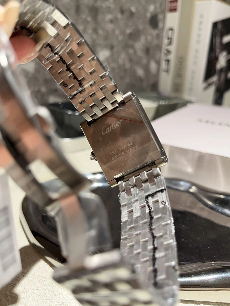 UrbanChic CARTIER Watches 179146