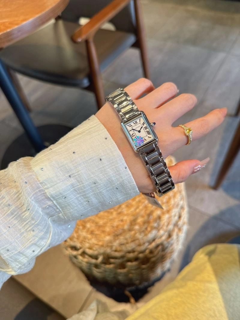 UrbanChic CARTIER Watches 179133
