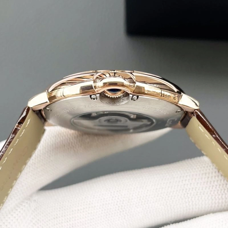 Minimalist CARTIER Watches 179125