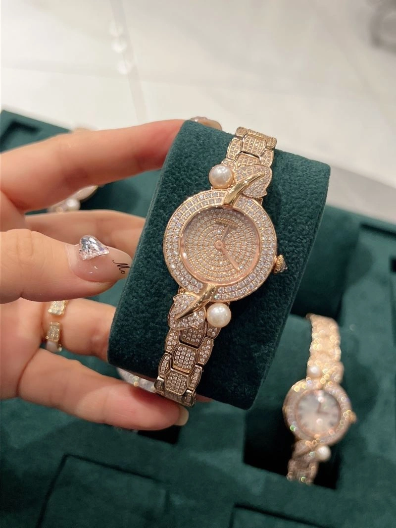 ZipUp CARTIER Watches 179114