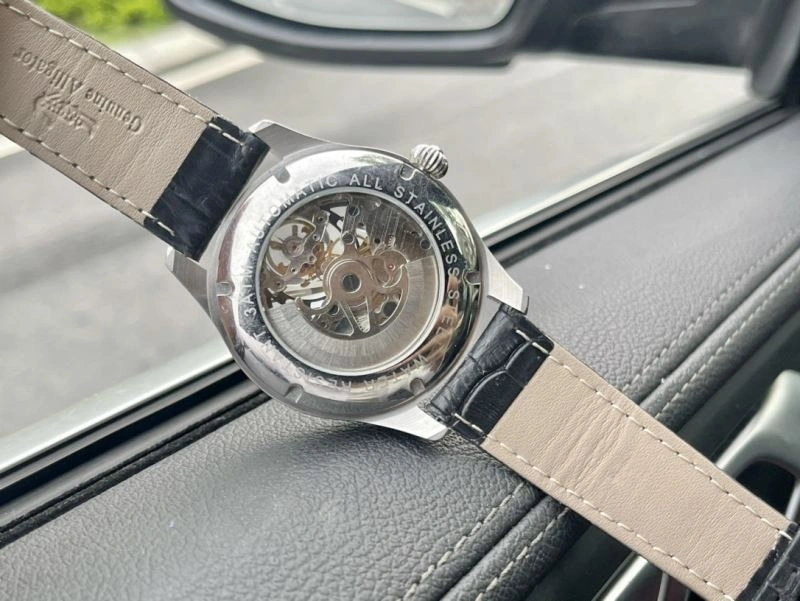 FreshLook CARTIER Watches 179088