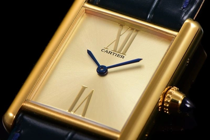 Tailored CARTIER Watches 179037