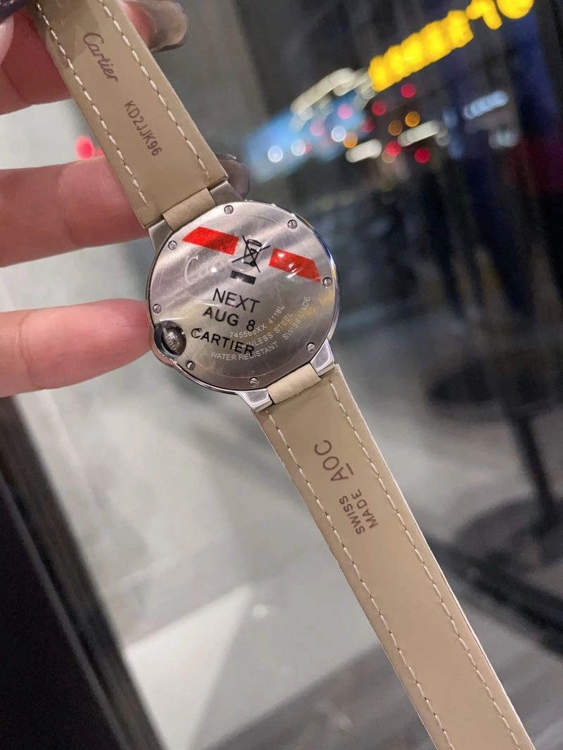 Bright CARTIER Watches 179044