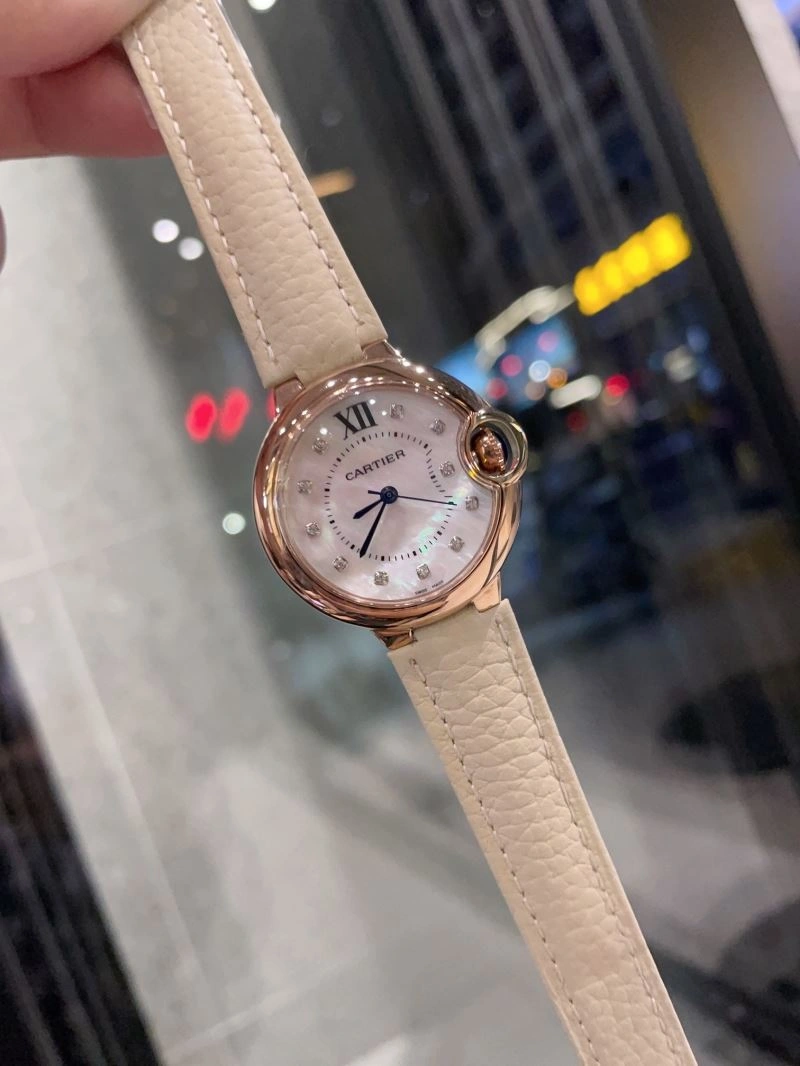 Vibrant CARTIER Watches 179042