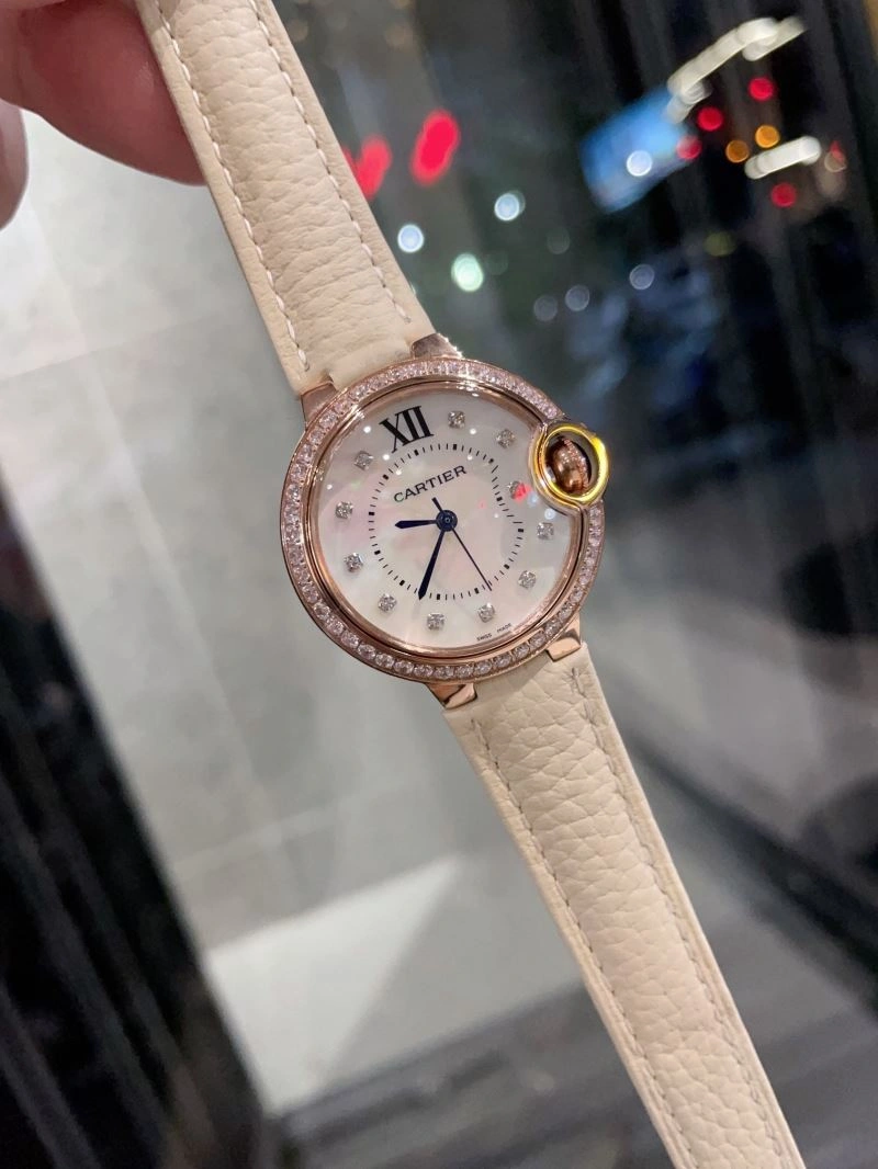 Vibrant CARTIER Watches 179042