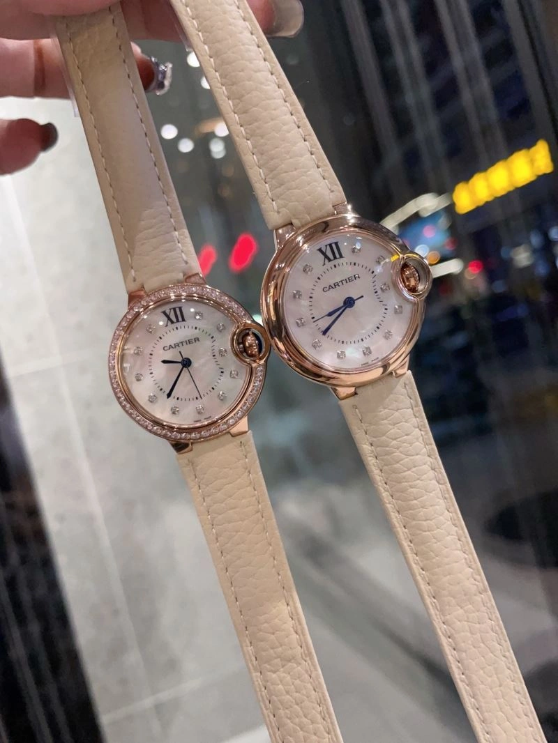 Vibrant CARTIER Watches 179042