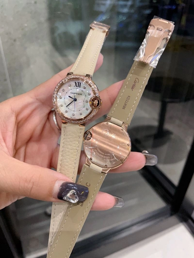 Vibrant CARTIER Watches 179042