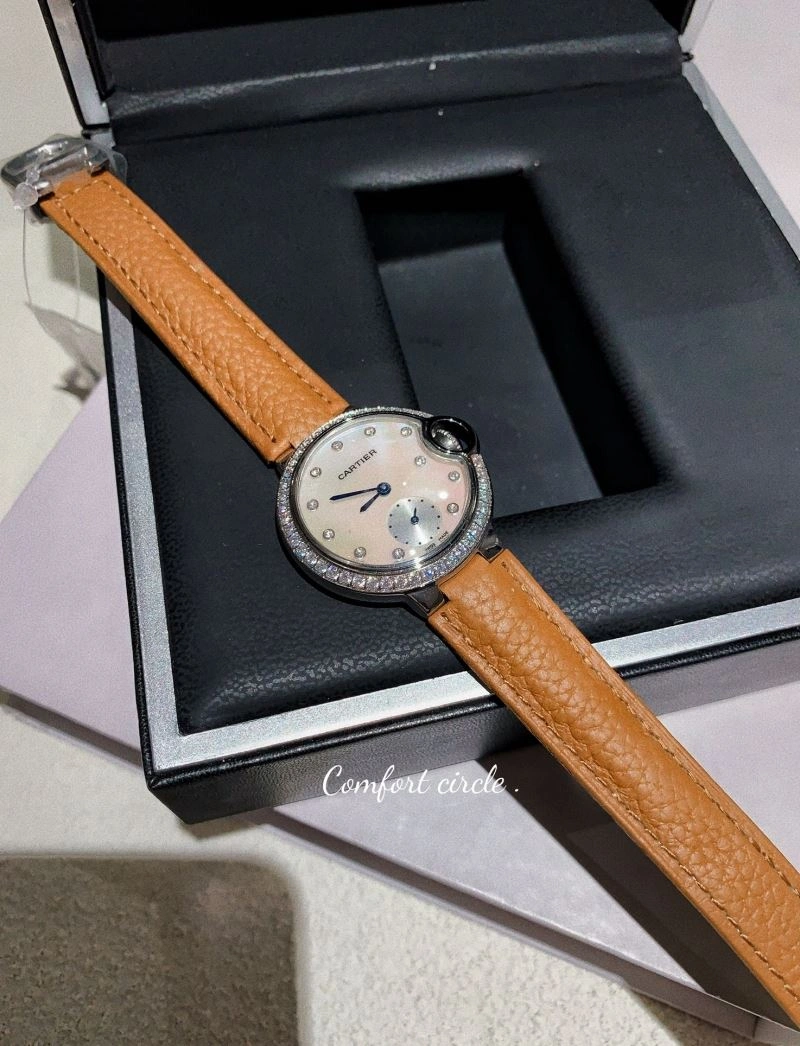 Trendy CARTIER Watches 179003