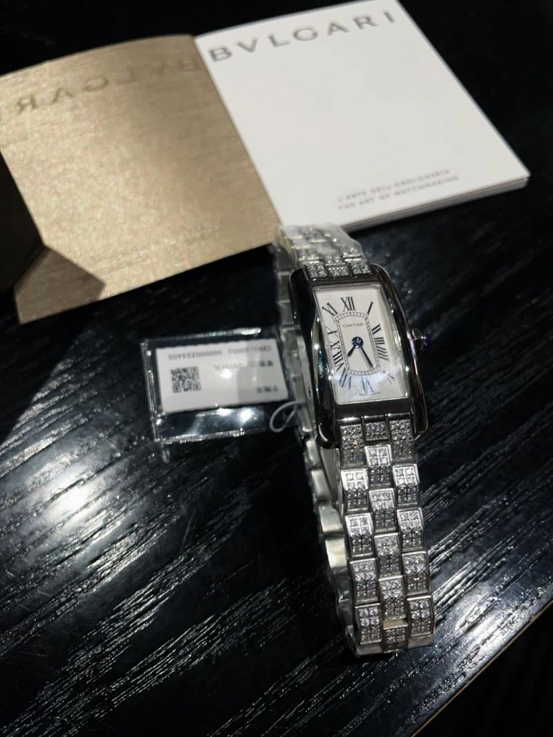 Versatile CARTIER Watches 178869