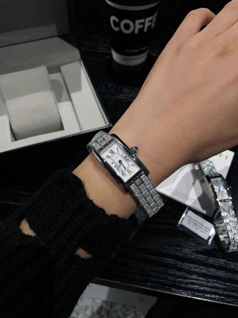 Versatile CARTIER Watches 178869