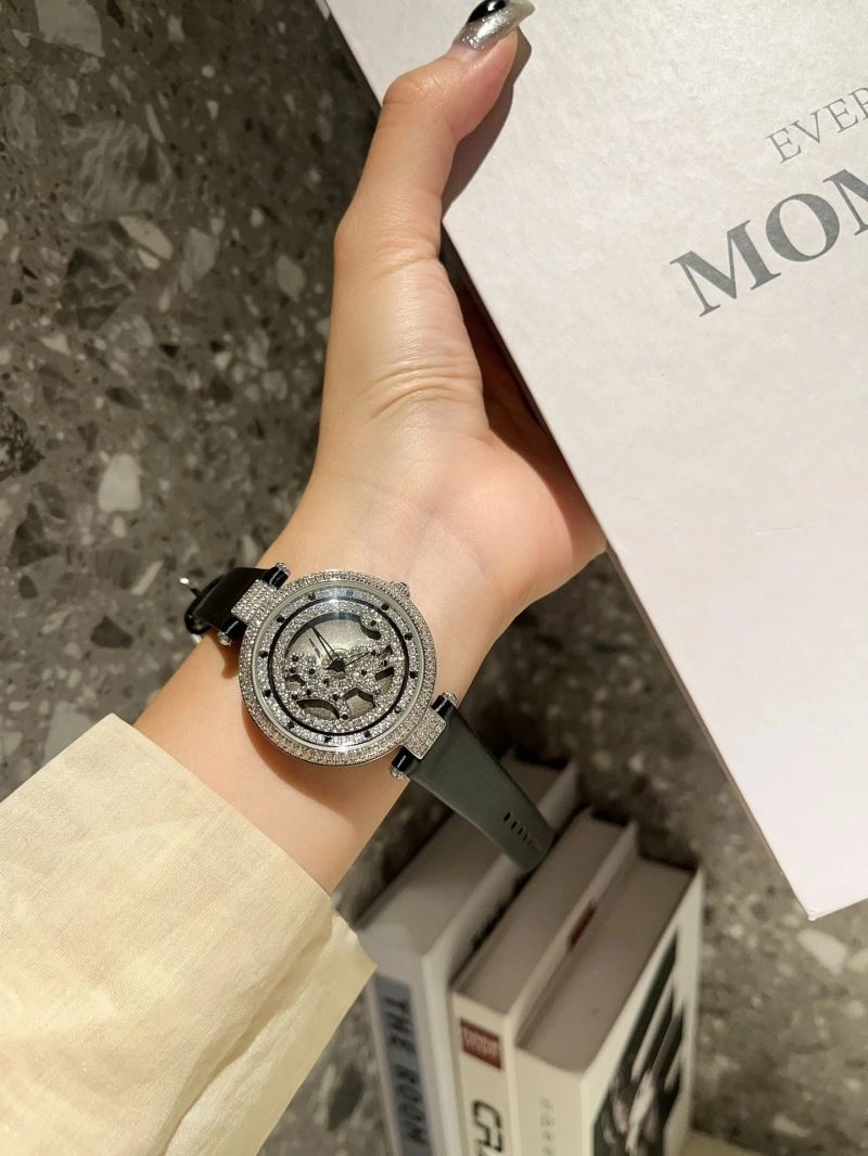 Minimalist CARTIER Watches 178853