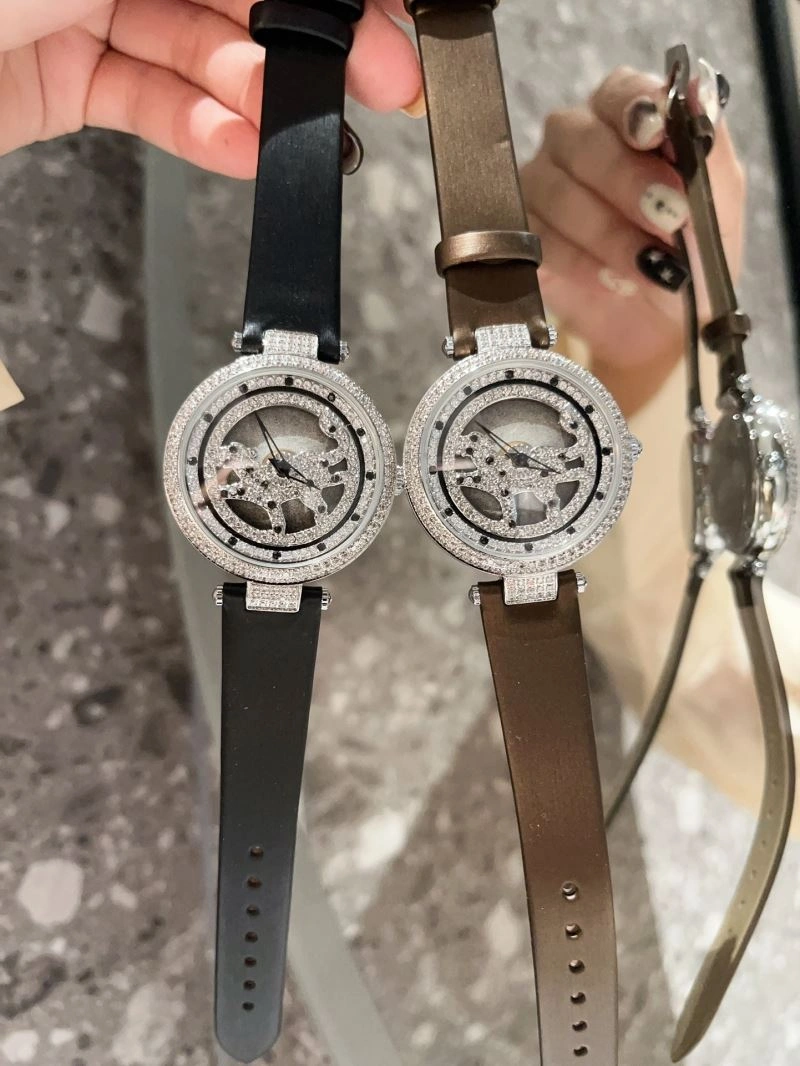Minimalist CARTIER Watches 178853