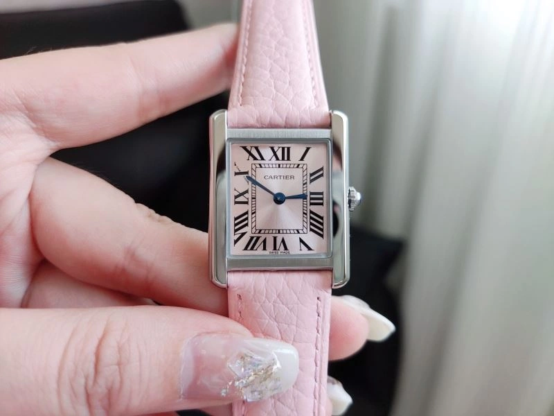 Sleek CARTIER Watches 178831