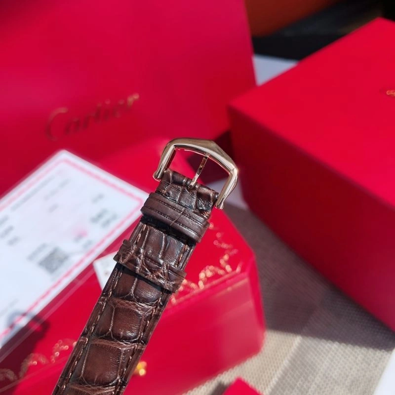 Versatile CARTIER Watches 178841