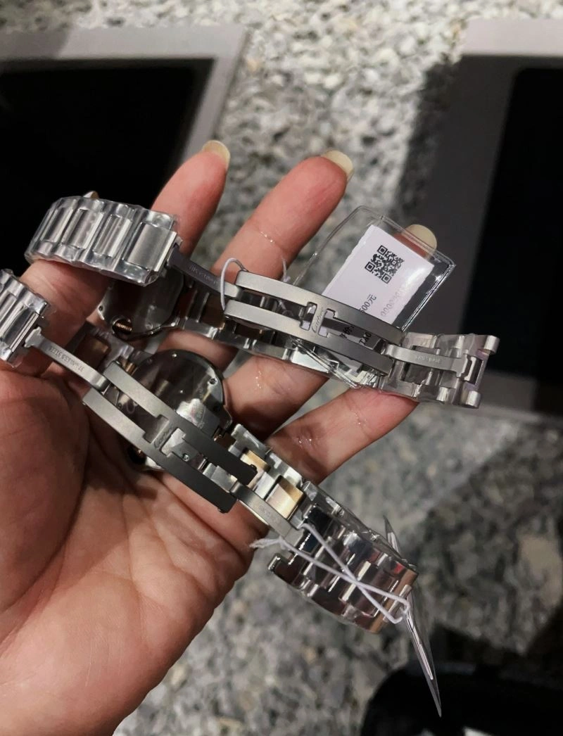 RelaxedFit CARTIER Watches 178792