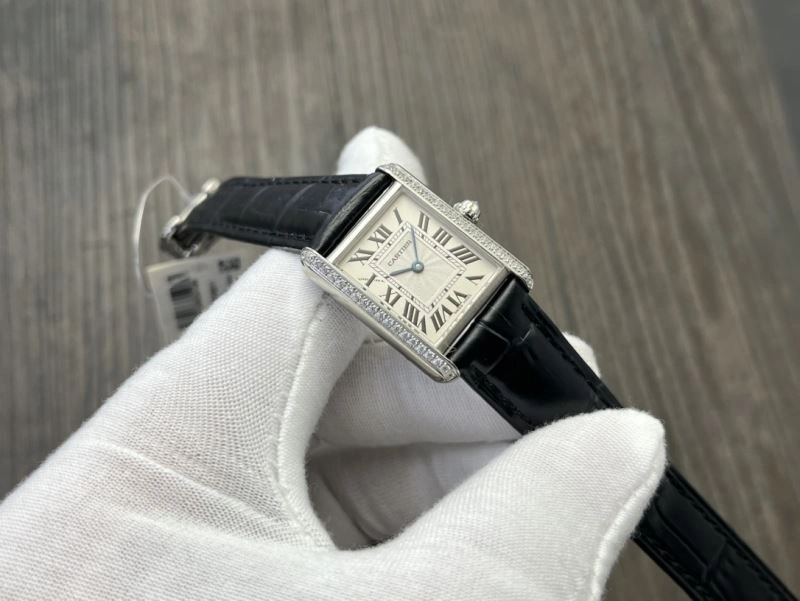 Bright CARTIER Watches 178770