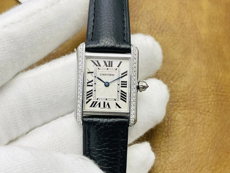 Minimalist CARTIER Watches 178688