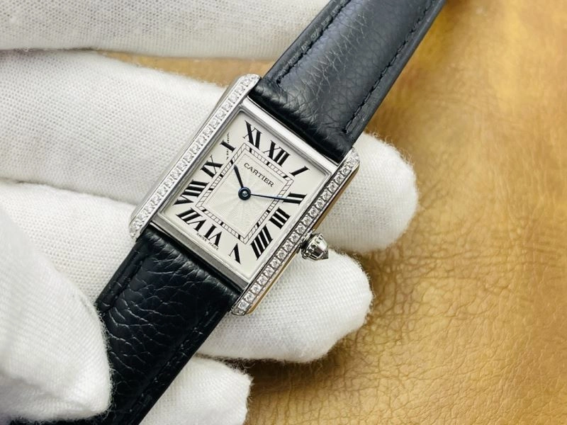 Minimalist CARTIER Watches 178688