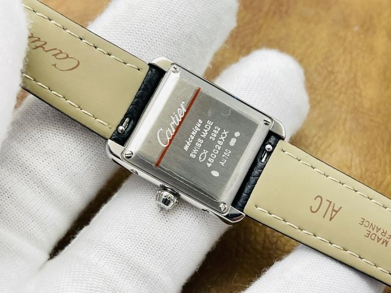 Minimalist CARTIER Watches 178688