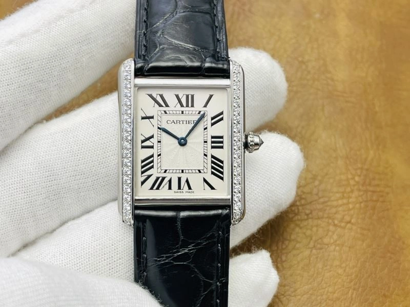 WellDesigned CARTIER Watches 178686
