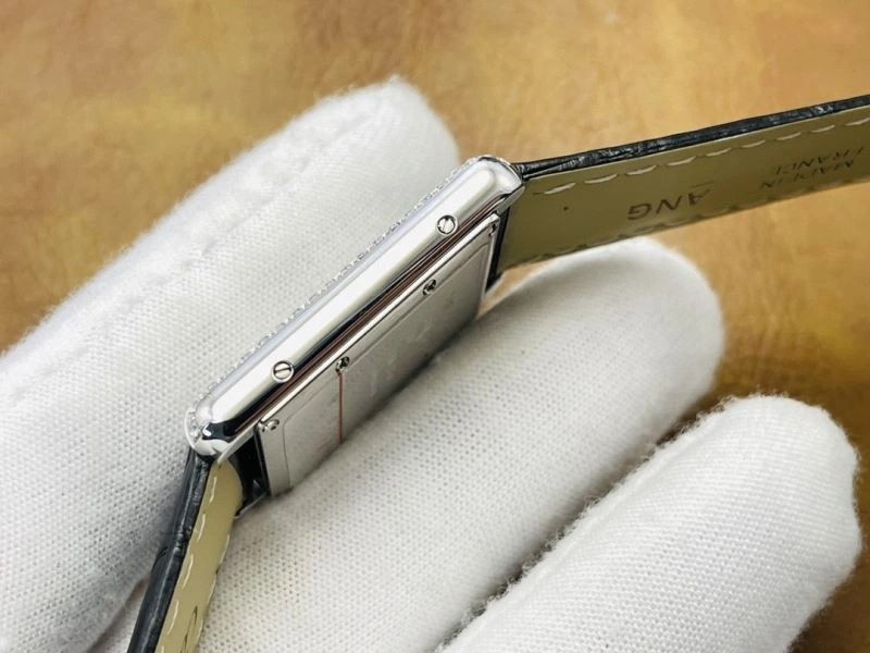 WellDesigned CARTIER Watches 178686