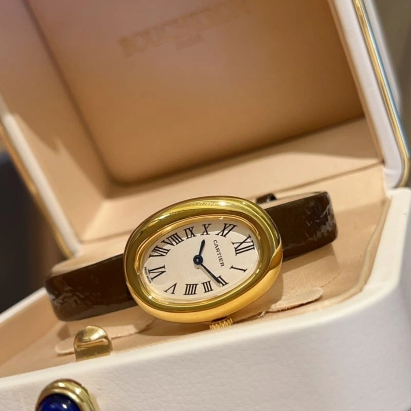 Versatile CARTIER Watches 178604