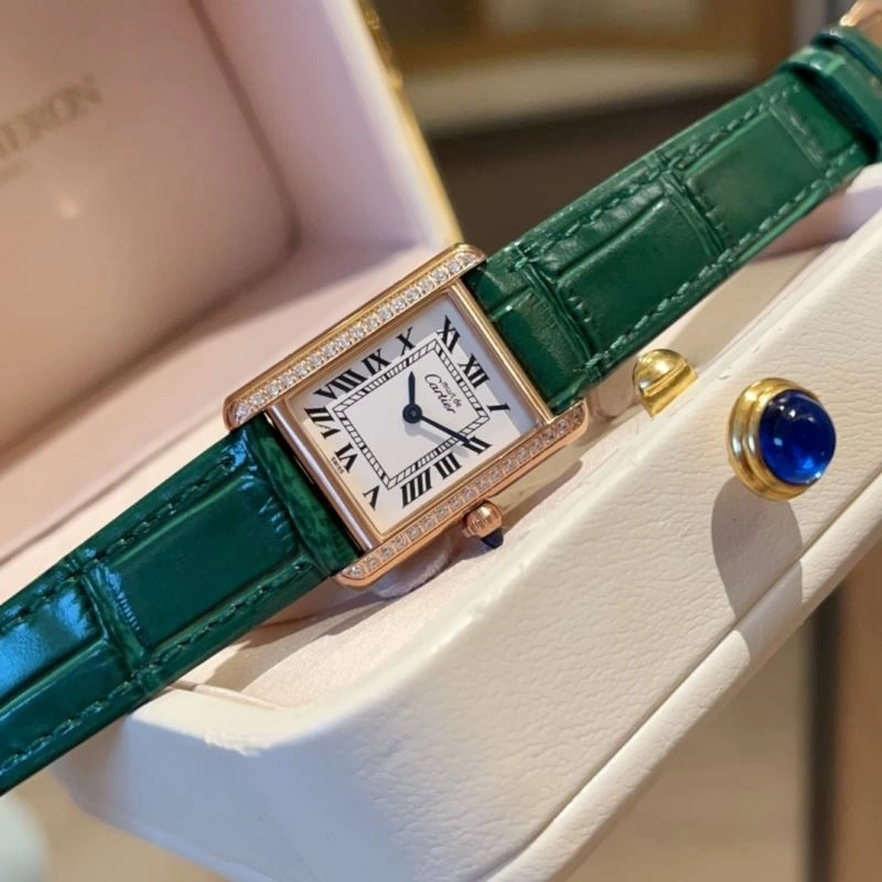 Packable CARTIER Watches 178539