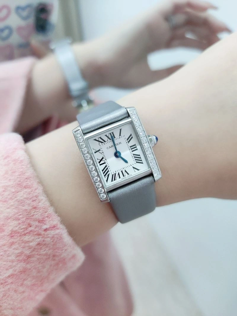 Trendy CARTIER Watches 179446