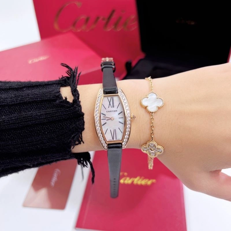 Bold CARTIER Watches 179444