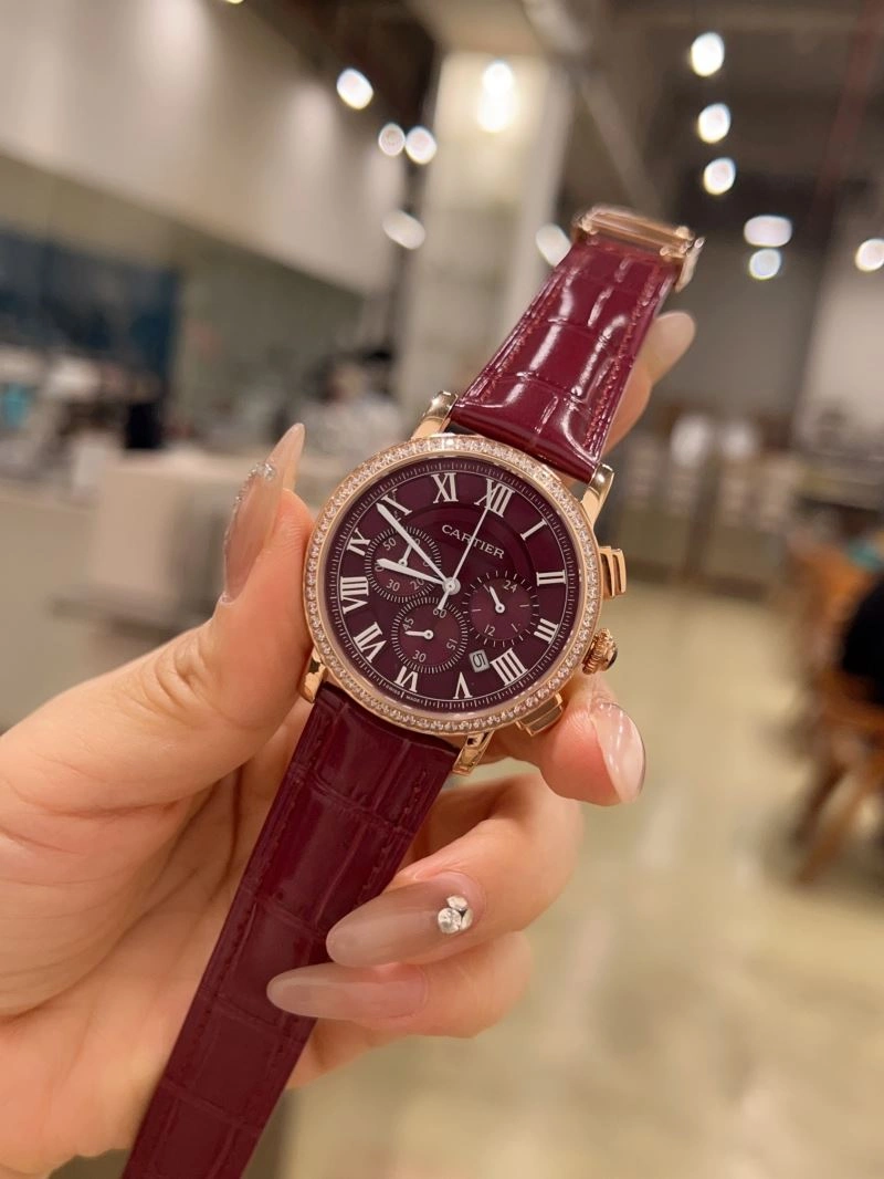 Contemporary CARTIER Watches 179365