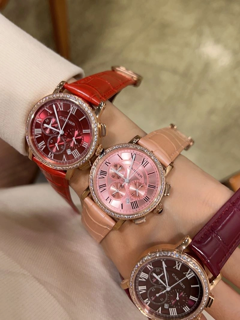 Contemporary CARTIER Watches 179365