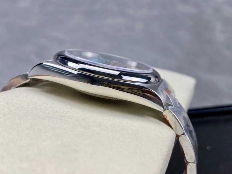 Upgraded CARTIER Watches 179238