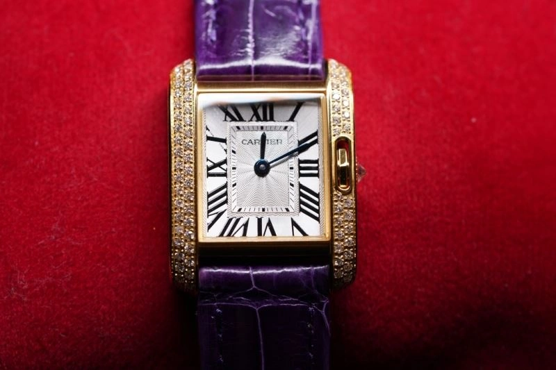 Refined CARTIER Watches 179198