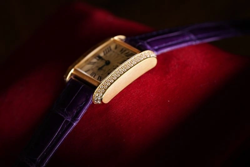 Refined CARTIER Watches 179198
