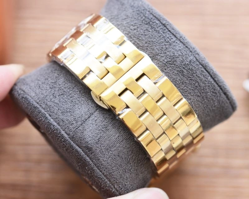 Comfortable CARTIER Watches 179221