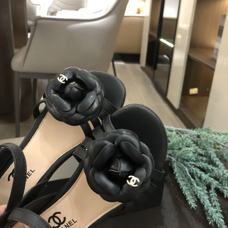 Supportive CHANEL SHOES 30266