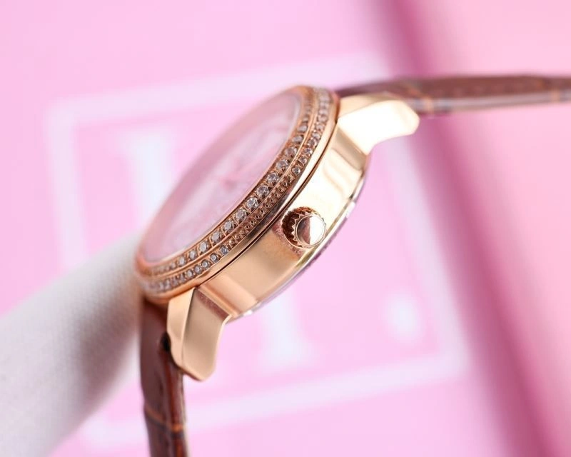 Refined CHANEL Watches 181727